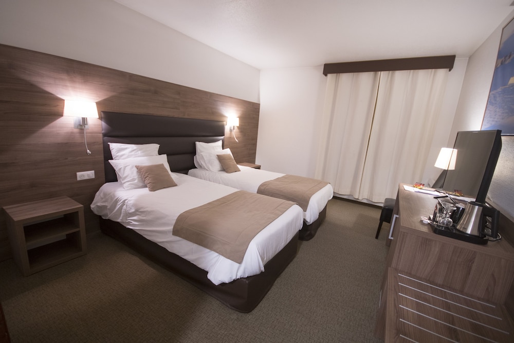 Standard Room, 2 Twin Beds - Photo 5