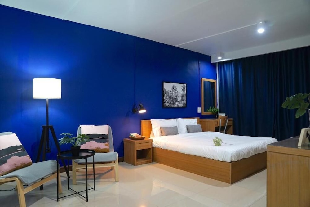 Deluxe king room