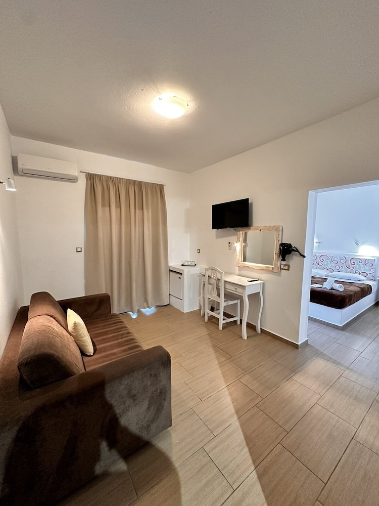 Triple Room, Pool View