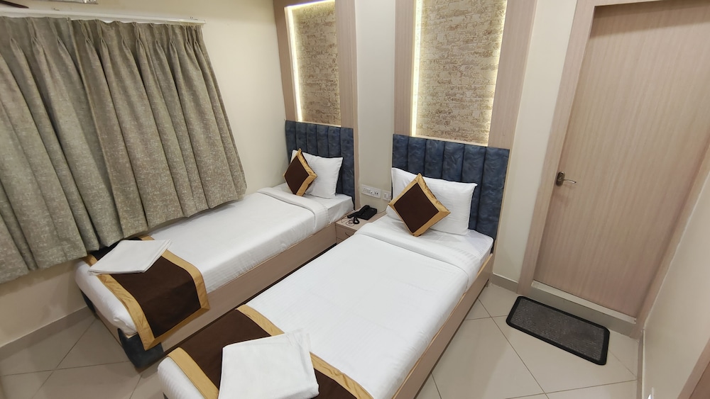 Luxury Twin Room - Photo 1