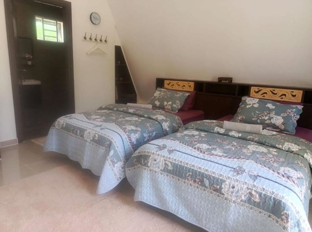 Standard Twin Room photo 2