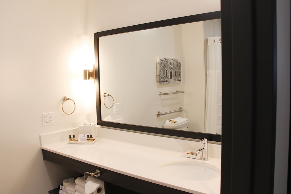Suite, Multiple Beds, Accessible, Refrigerator & Microwave (with Sofabed) - Photo 5