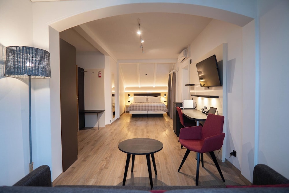 Family Suite (Air Conditioning) - Photo 5