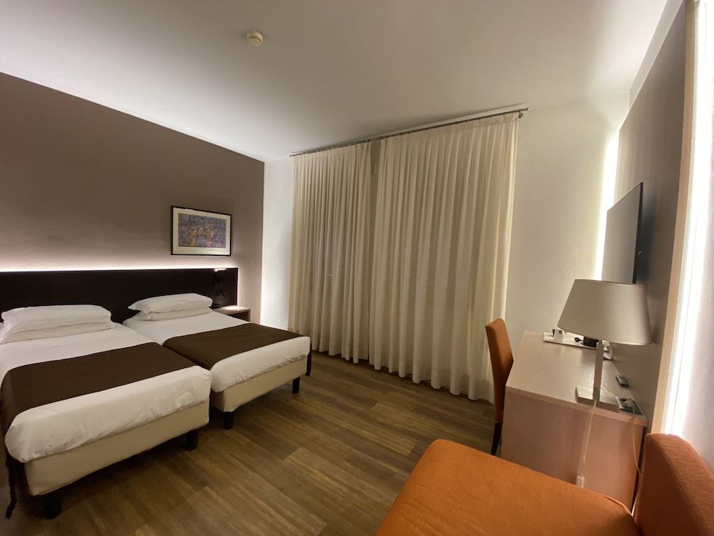 Superior Double or Twin Room photo 2