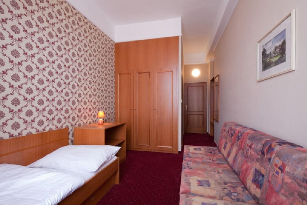 Standard Single Room, Private Bathroom (Extra Bed) photo 3