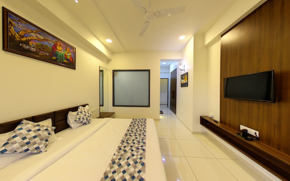 Luxury Room, Balcony - Photo 3