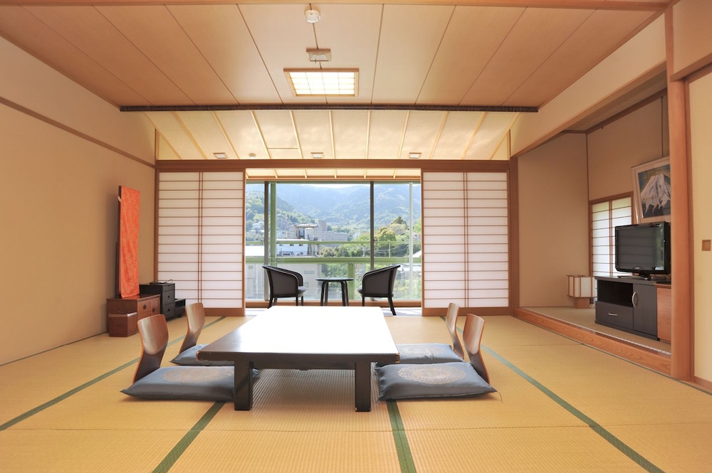 Japanese Style Room, 6 Guests, Non-Smoking - Photo 1