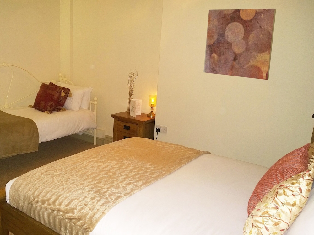 Suite, Ensuite (2 Ad & a Ch under 13) photo 2
