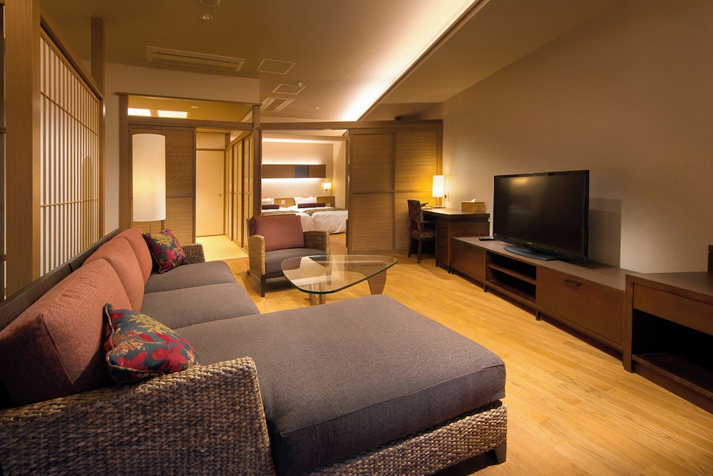 Corner Suite, Semi Open-air Bath