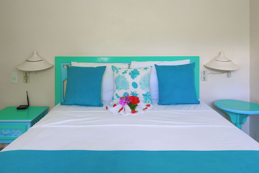 Deluxe Room, 1 Queen Bed - Photo 18