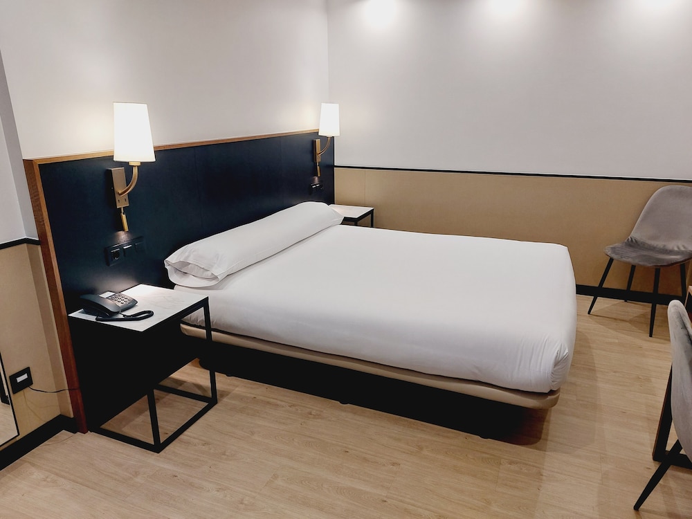 Superior Room - Photo 12