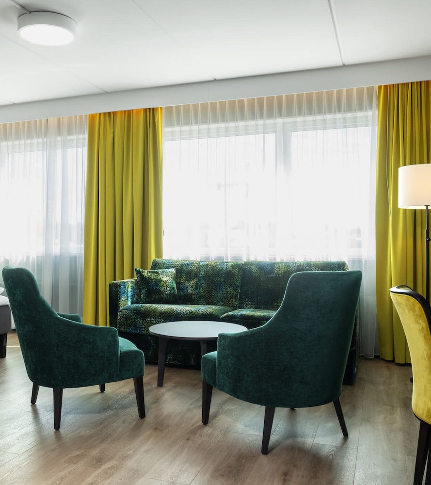 Family Room, 2 Twin Beds, Non Smoking (Standard)