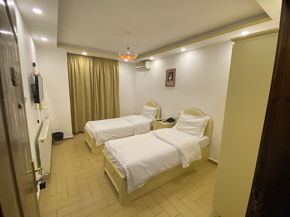 Triple Room - Photo 1