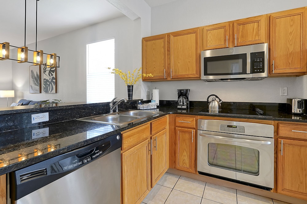 Standard Townhome, 4 Bedrooms, Hot Tub - Photo 13