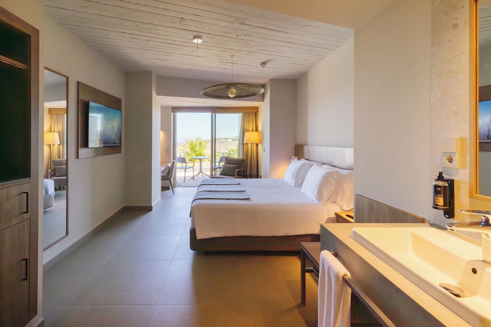 Superior Triple Room, Ocean View