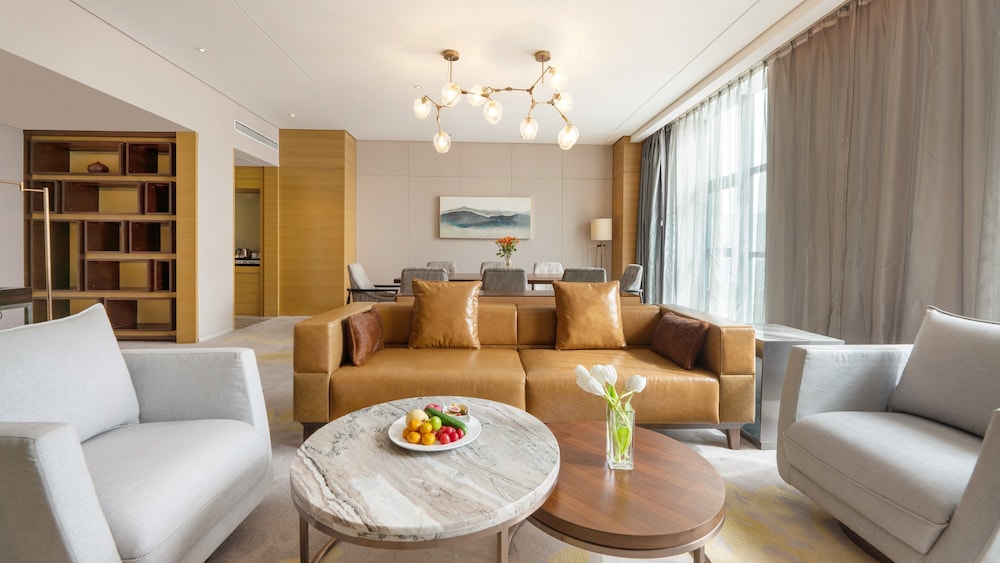 Suite, 1 Bedroom (Dining Meeting) photo 3