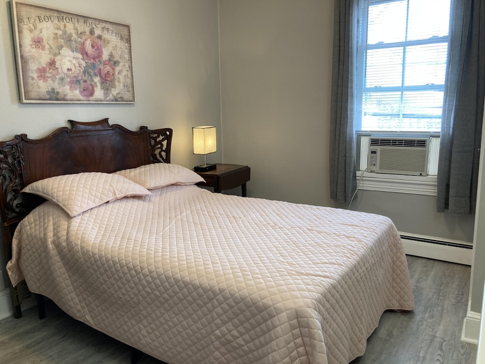 Superior Double Room, Shared Bathroom (Room 6)