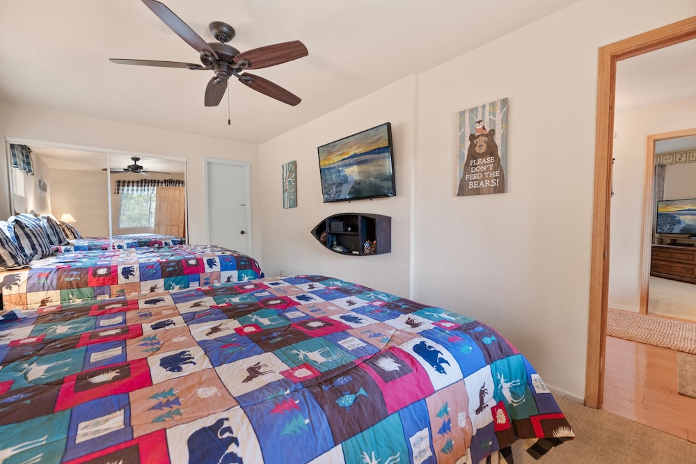 Cabin, Multiple Beds, Hot Tub, Mountain View
