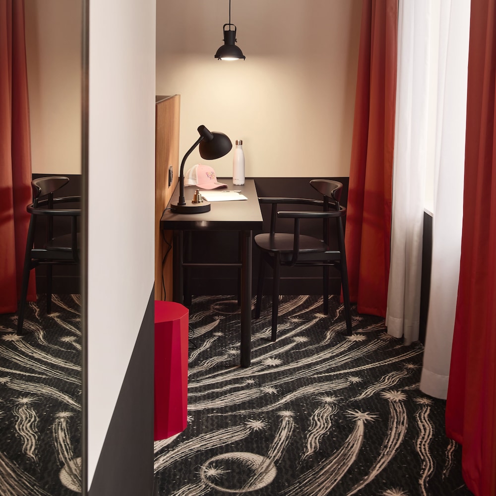Room, 1 Double Bed (Medium Mama) - Photo 7