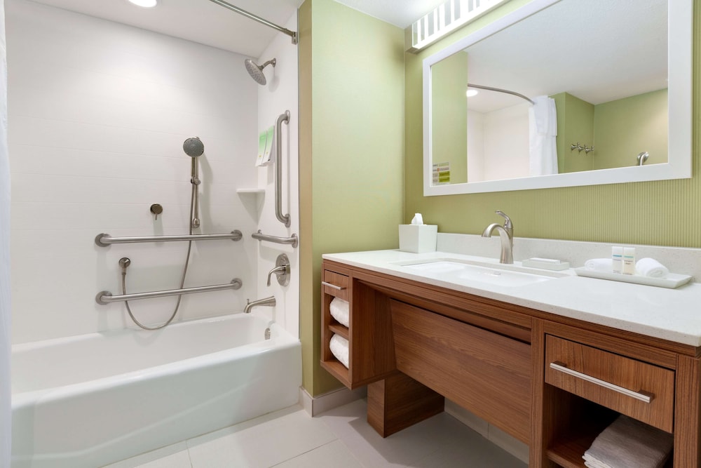 Suite, 1 King Bed with Sofa bed, Accessible, Non Smoking (One Bedroom, Bathttub) photo 2