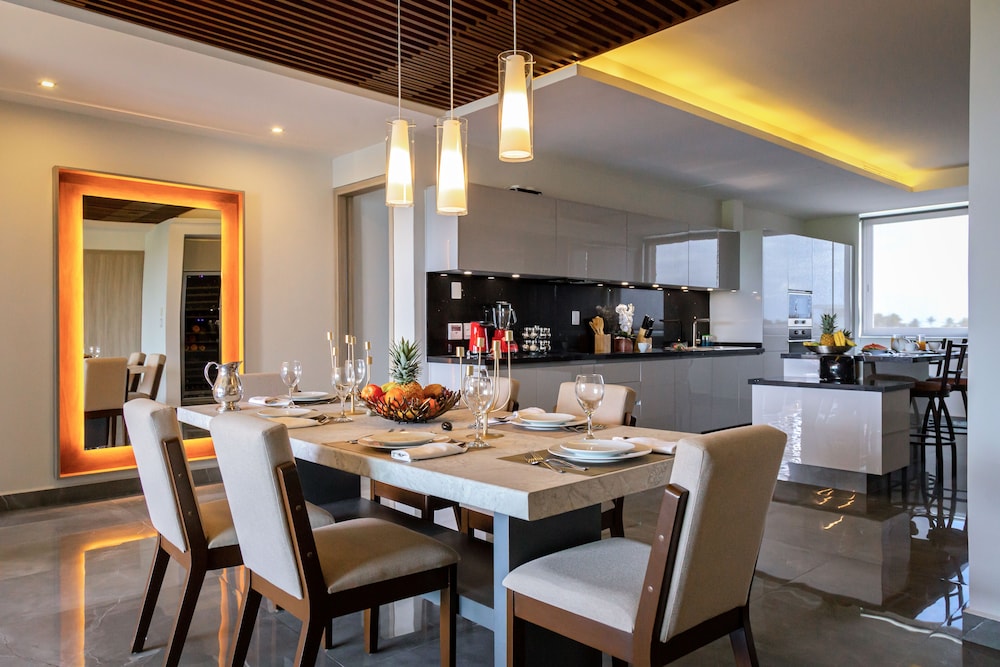 Superior Apartment, 4 Bedrooms, Kitchen (3)
