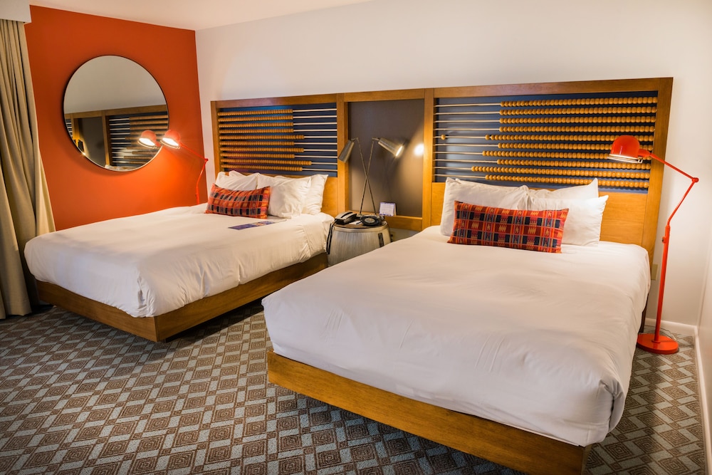 2 Queen Junior Suite Resort View - Photo 1
