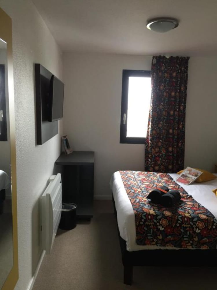 Standard Room, 1 Double Bed - Photo 8