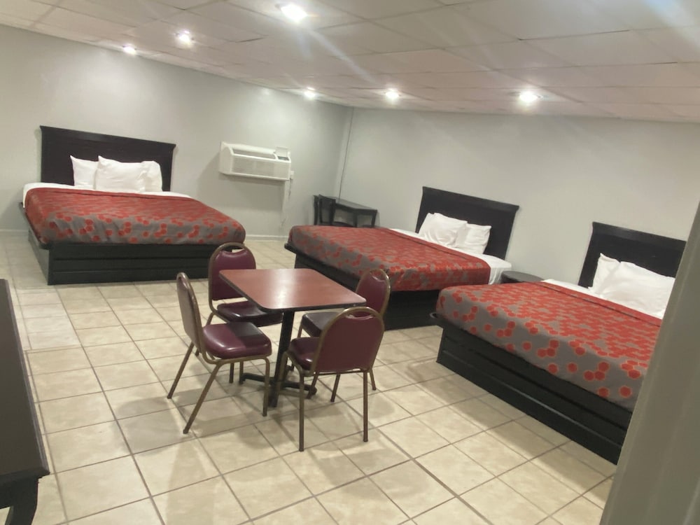 Economy Triple Room