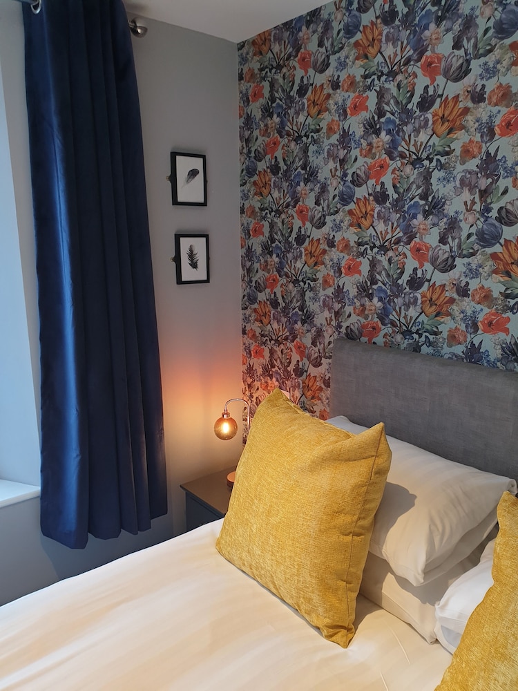 Standard Double Room, 1 King Bed - Photo 4