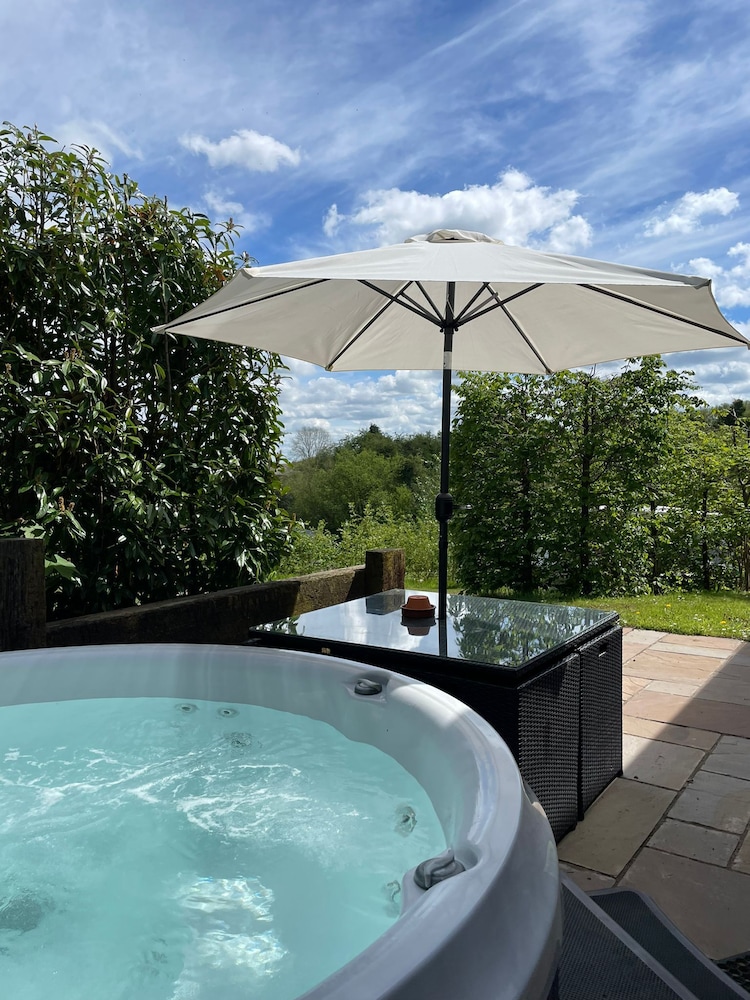 Superior Studio, Hot Tub, Garden Area