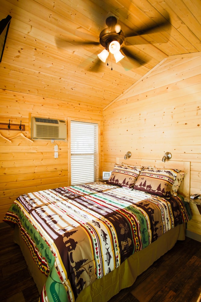 Cottage (With Deck, No Pets) photo 3