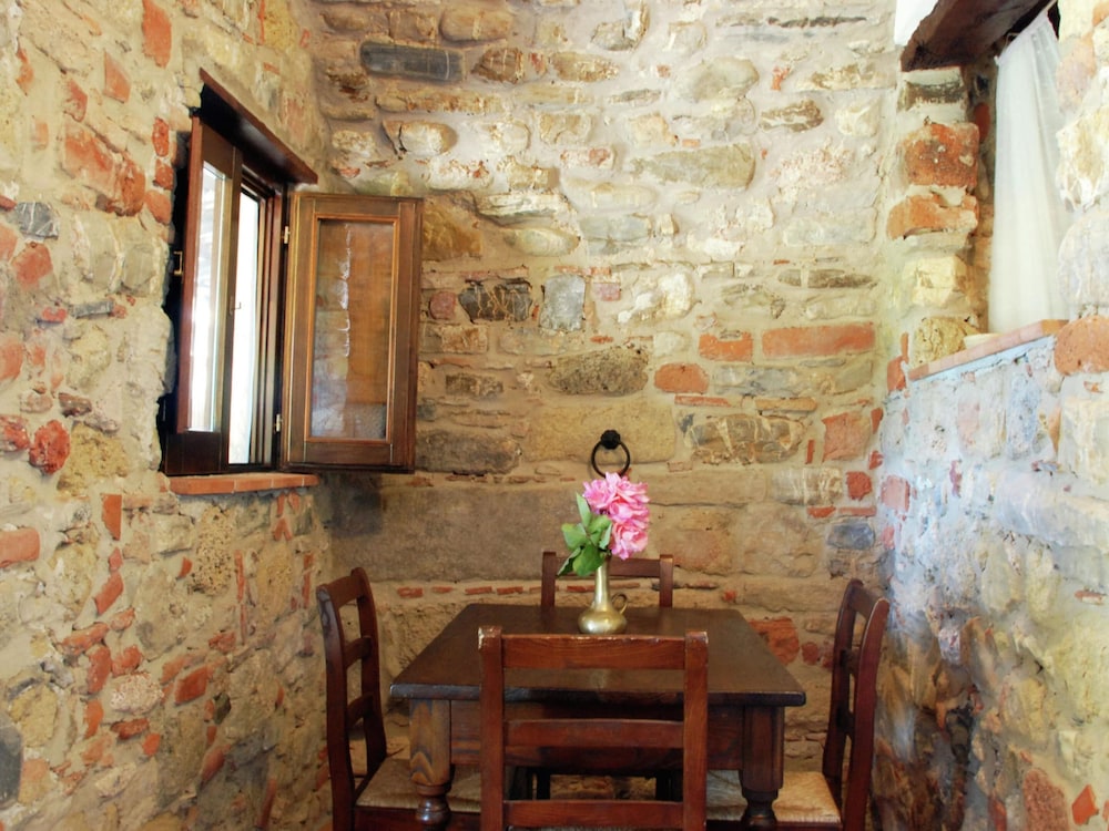 Villa photo 2