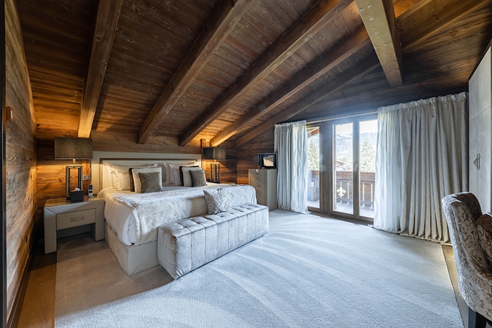 Luxury Apartment photo 3
