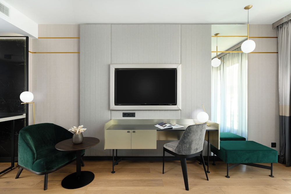 Emerald Suite - Photo 3
