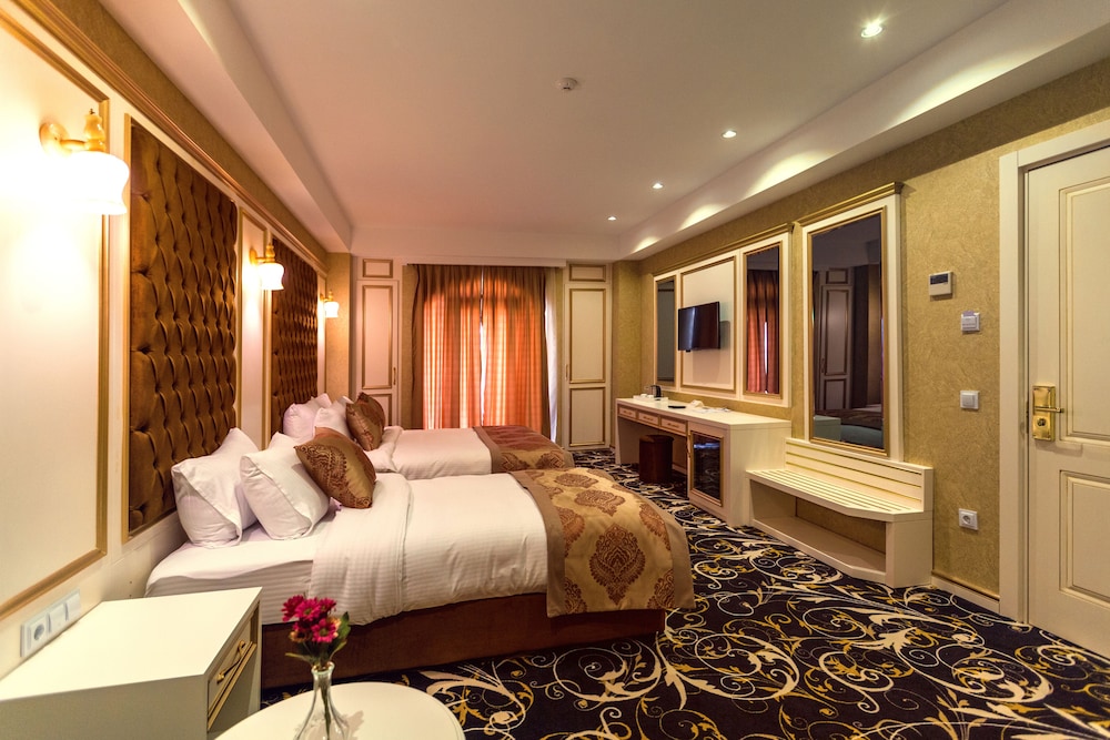 Superior Family Triple Room photo 2