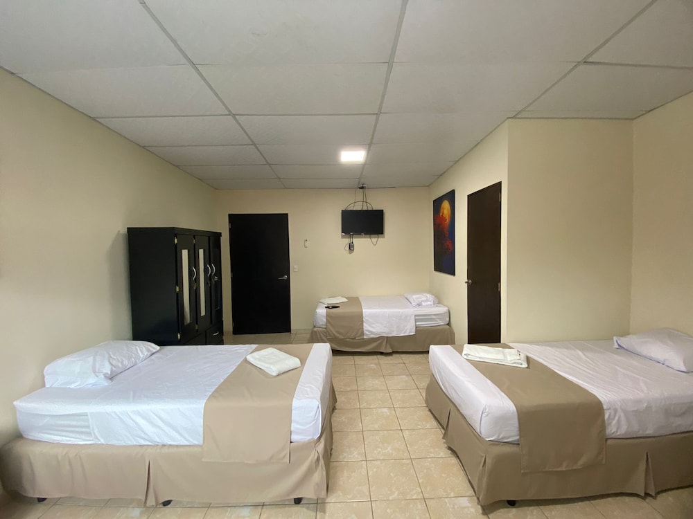 Standard Quadruple Room, Multiple Beds, Non Smoking