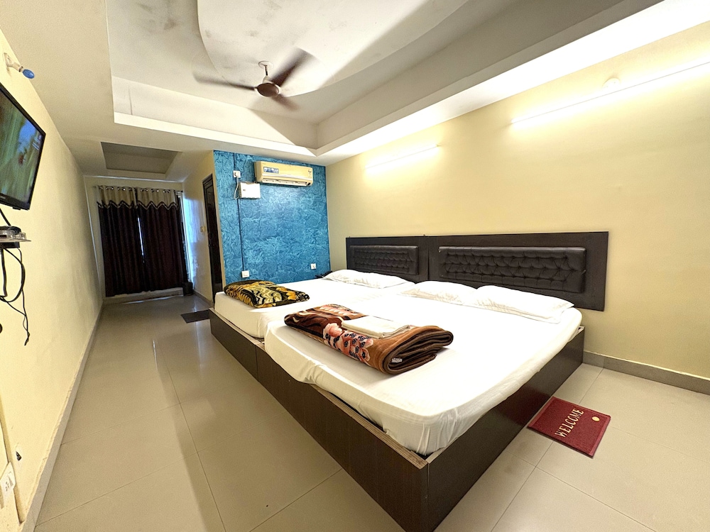 Superior Triple Room, City View