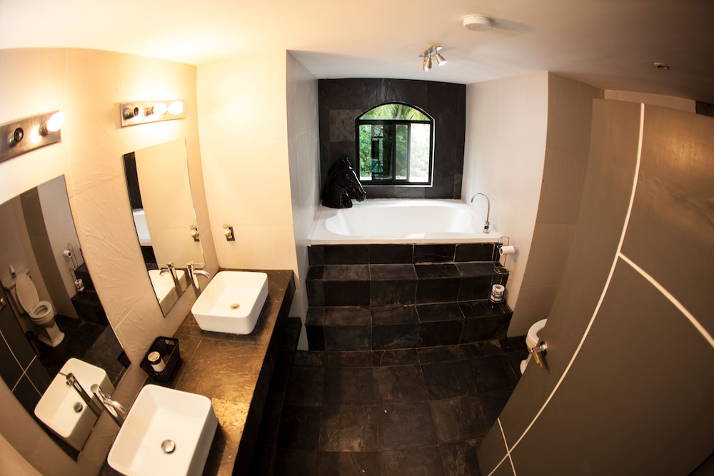 House, 3 Bedrooms photo 2