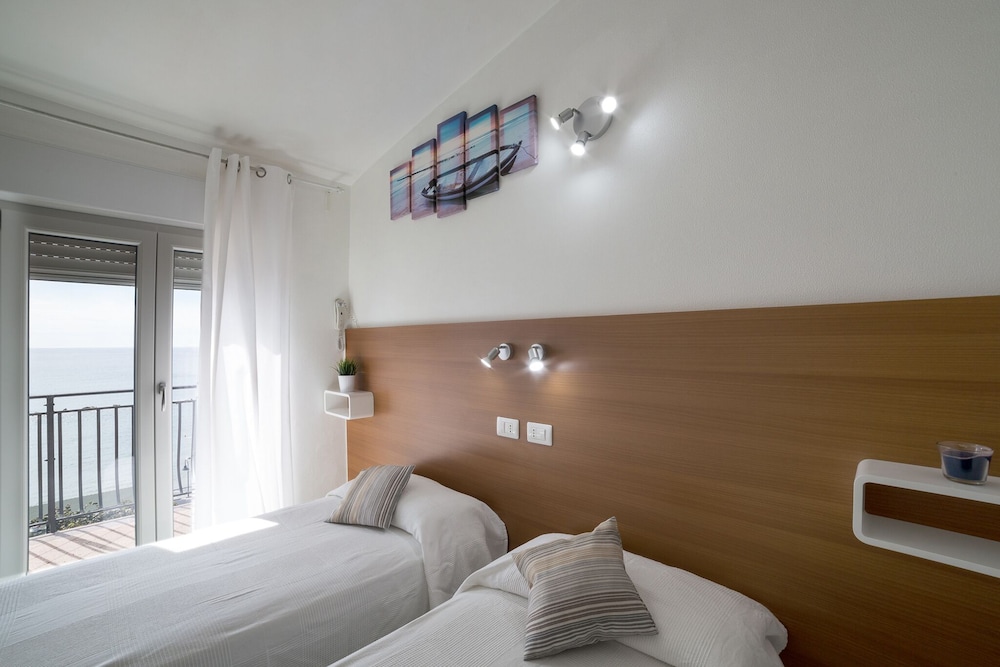 Quadruple Room, Balcony, Sea View