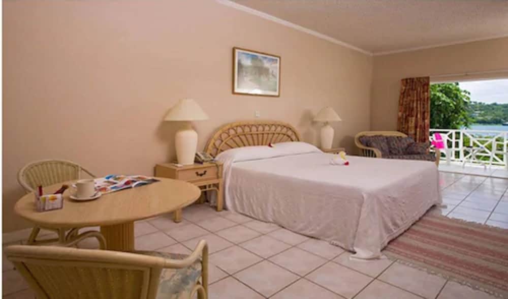 Deluxe Room, 1 King Bed photo 1