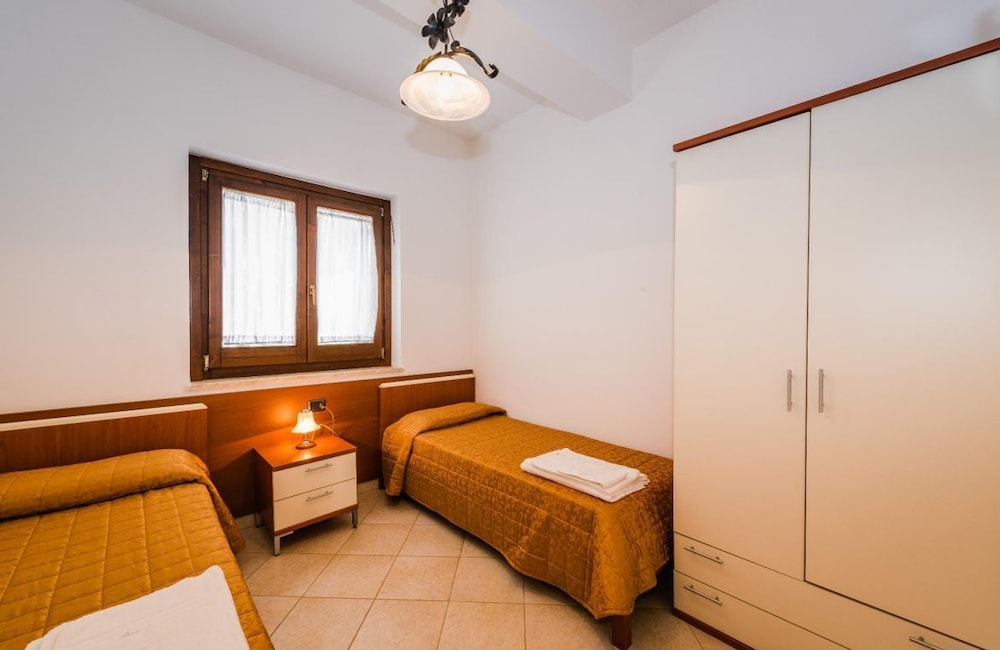 Standard Apartment, 2 Bedrooms, Balcony, Sea View photo 2