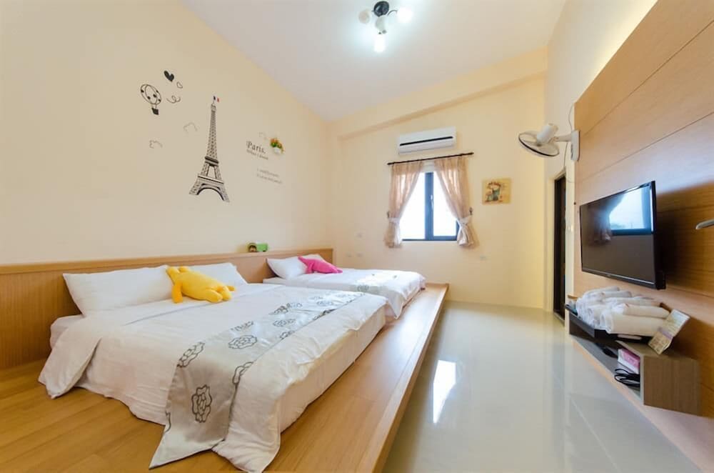Elite Quadruple Room, Non Smoking photo 2