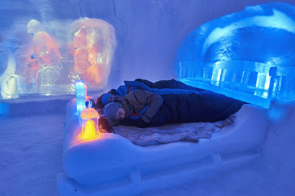 Double Room Snow Hotel | Included access to theme park and back up apartment.