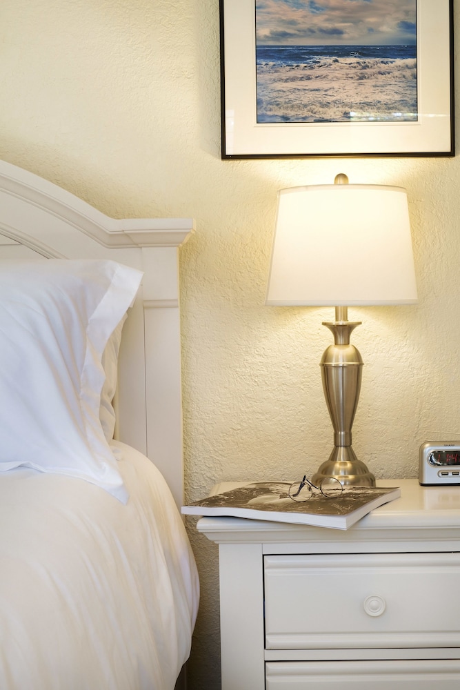 Superior Room, 1 King Bed photo 2