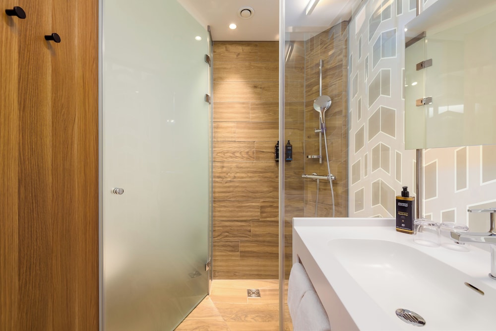 Superior Double Room, Connecting Rooms - Photo 11
