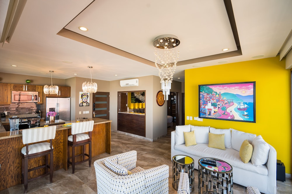 Luxury Suite, 2 Bedrooms, Ocean View, Corner