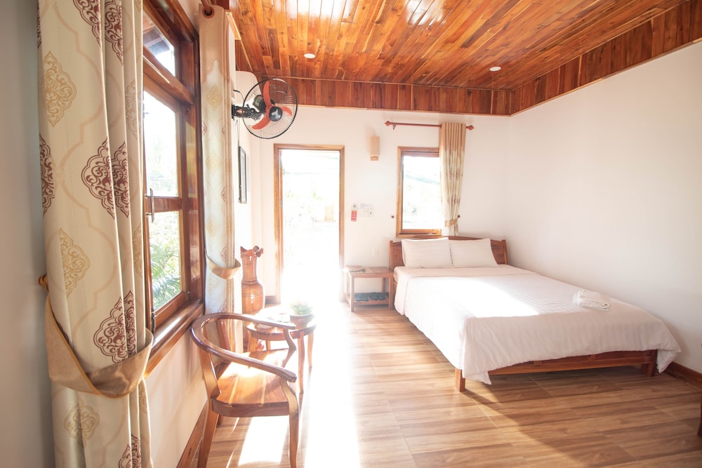 Deluxe Double Bungalow - Photo 8
