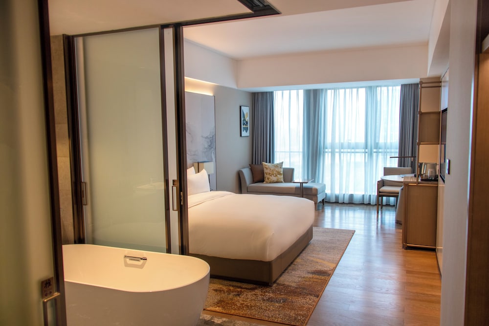 River View King Bed Room