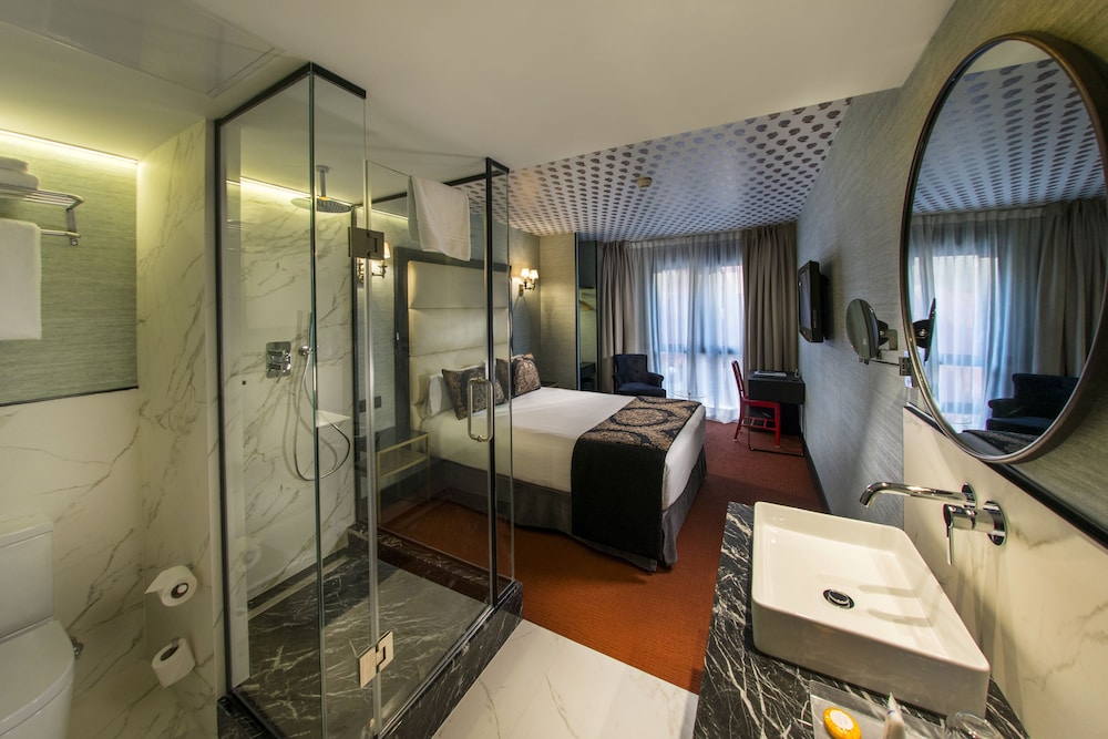 Deluxe Double Room - Photo 10