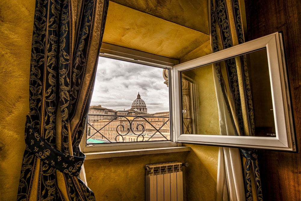 Deluxe Suite, 2 Bedrooms, 2 Bathrooms, City View photo 2